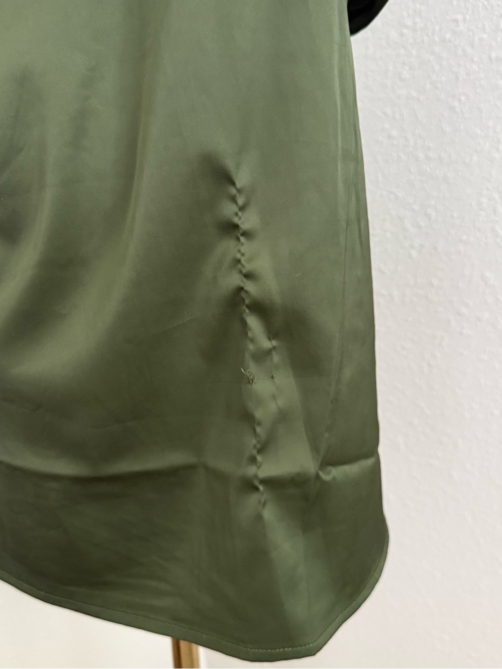 Flower & Feather Olive Green Ruffle Neck Blouse Size 1XL - Picture 3 of 8